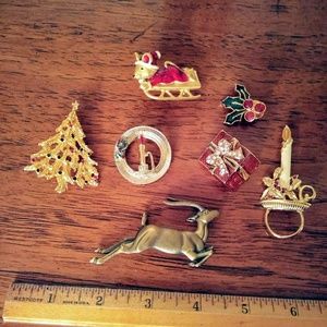 Lot of 7 Christmas pins